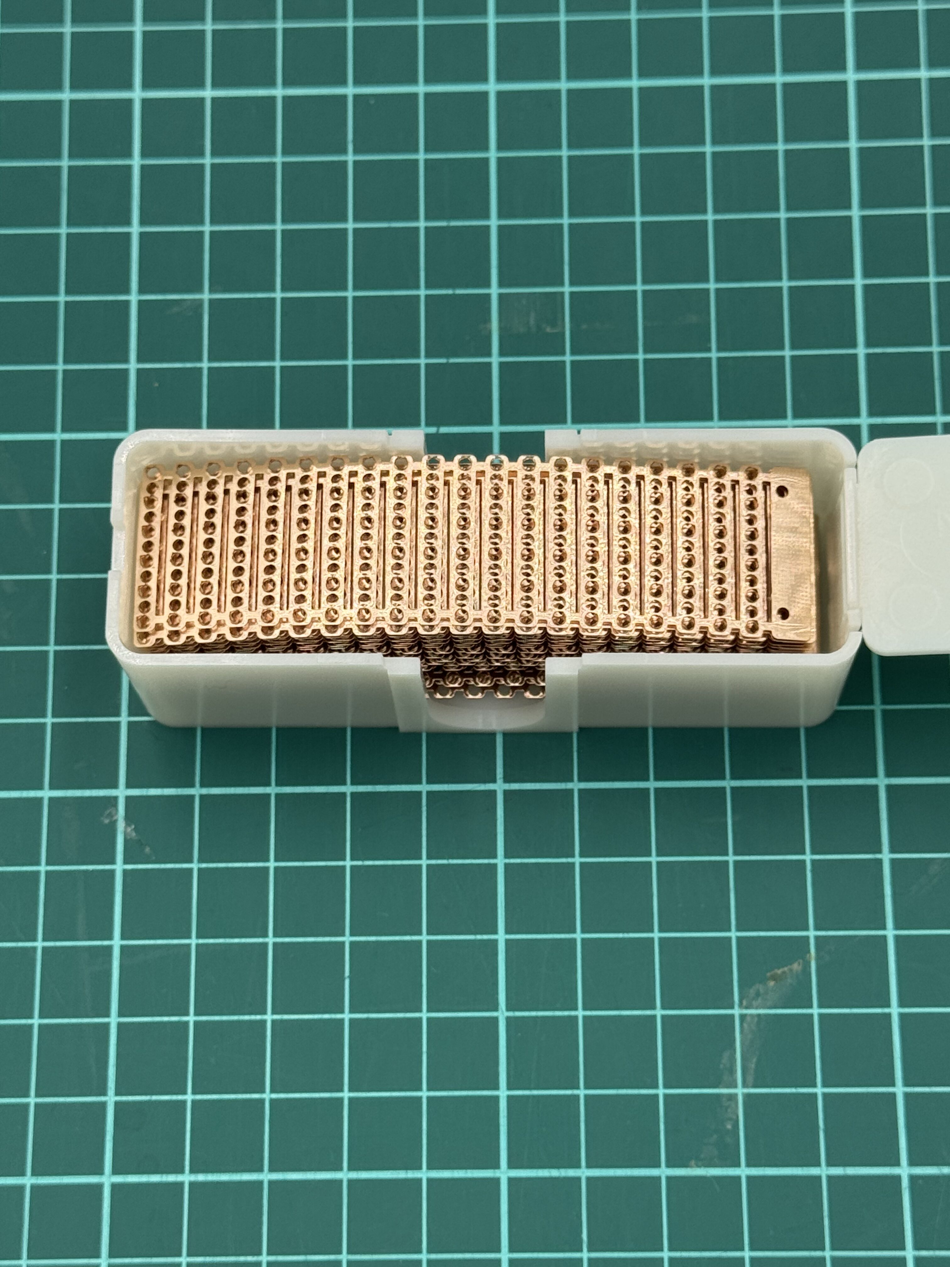 スプライシング金具